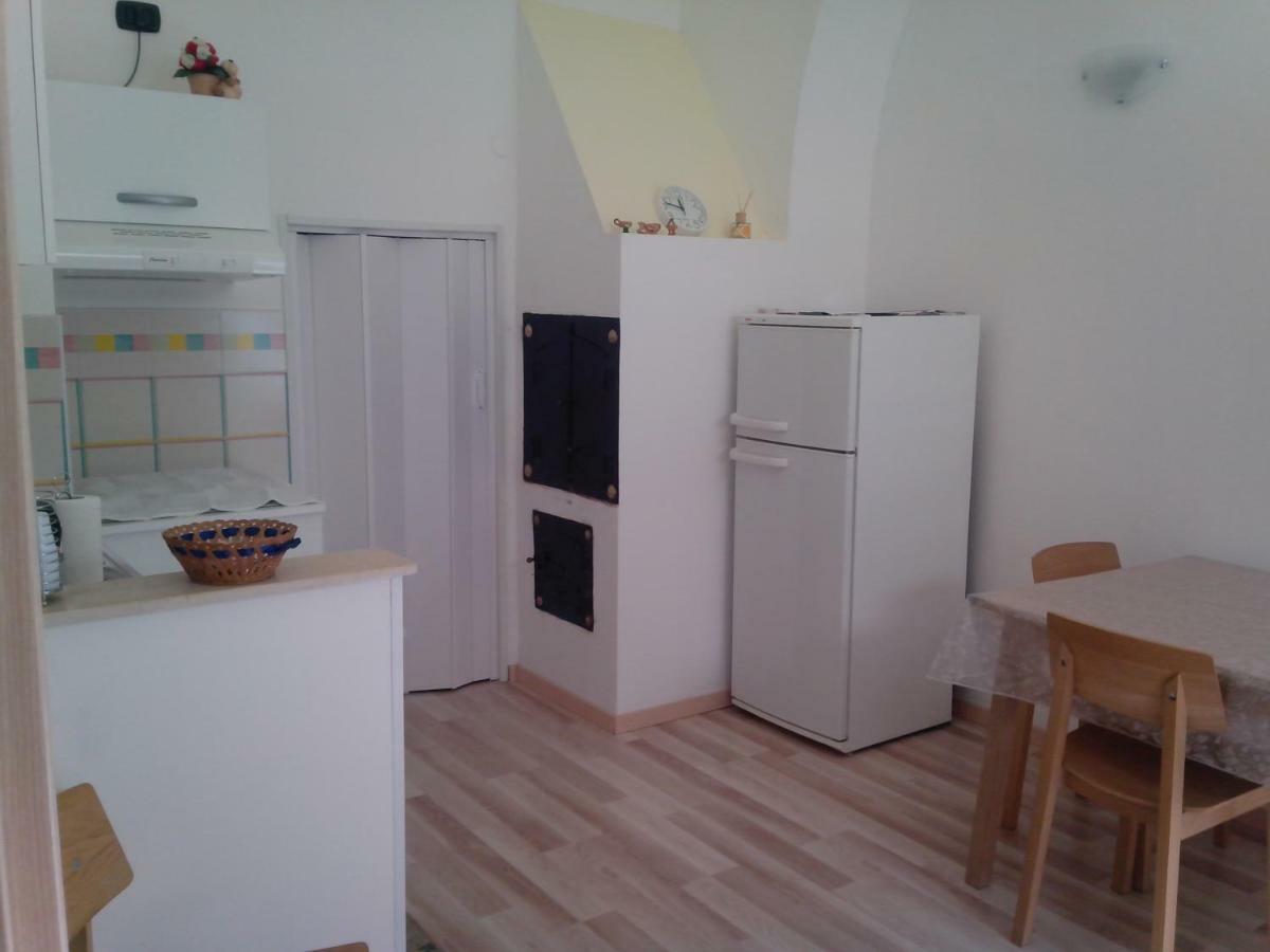 Happy Sunday Appartement Trani Buitenkant foto